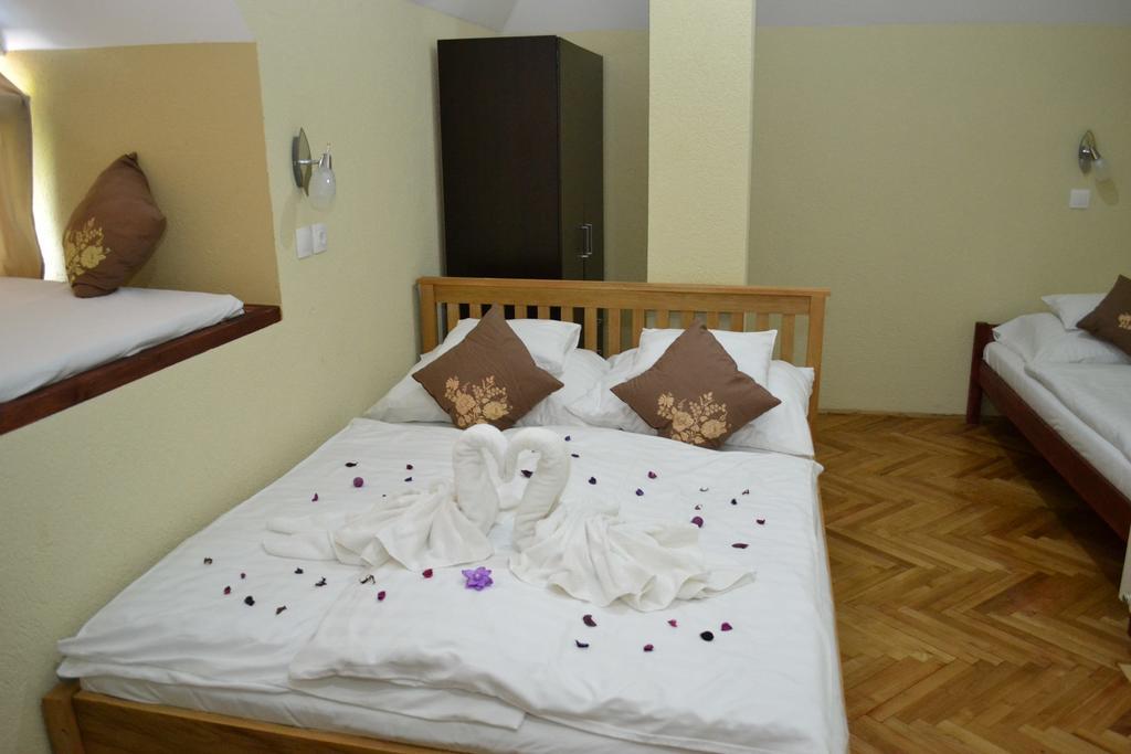 Ezuestfenyo Hotel Telkibánya Exterior foto